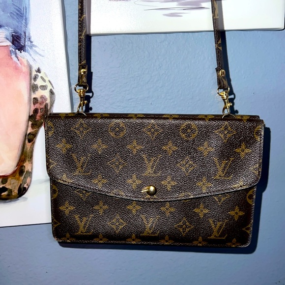 LV Pochette Double Rabat Sling/ Crossbody - Picture 1 of 6